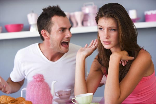 Có nên ly dị người chồng quá nhỏ nhen? 5