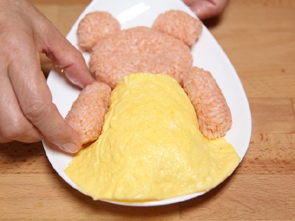 Cơm Bento hình gấu đắp chăn đáng yêu cho bé 60 Cơm Bento hình gấu đắp chăn đáng yêu cho bé 34