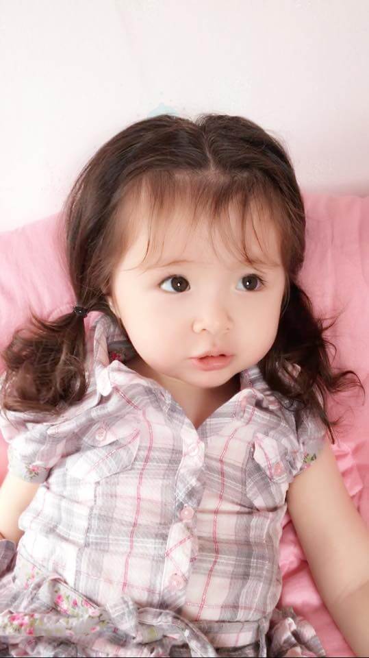 Con gái Elly Trần lại gây thương nhớ với mái tóc dài cột hai bên 47 Con gái Elly Trần lại gây thương nhớ với mái tóc dài cột hai bên 19