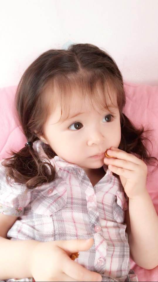 Con gái Elly Trần lại gây thương nhớ với mái tóc dài cột hai bên 58 Con gái Elly Trần lại gây thương nhớ với mái tóc dài cột hai bên 30