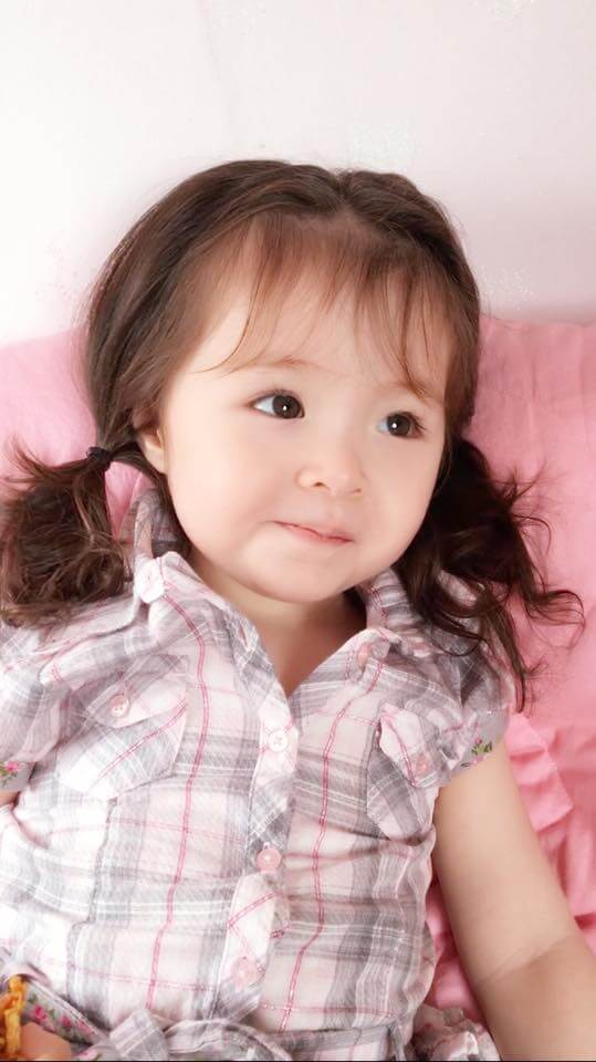 Con gái Elly Trần lại gây thương nhớ với mái tóc dài cột hai bên 49 Con gái Elly Trần lại gây thương nhớ với mái tóc dài cột hai bên 21