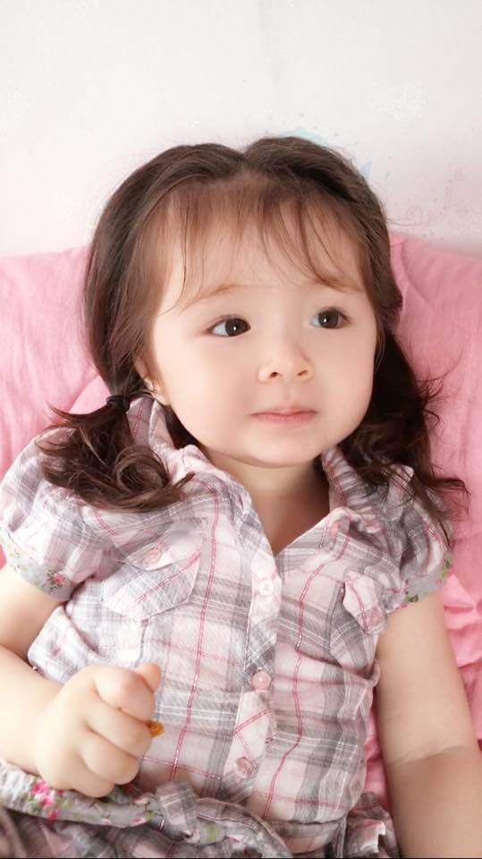 Con gái Elly Trần lại gây thương nhớ với mái tóc dài cột hai bên 51 Con gái Elly Trần lại gây thương nhớ với mái tóc dài cột hai bên 23