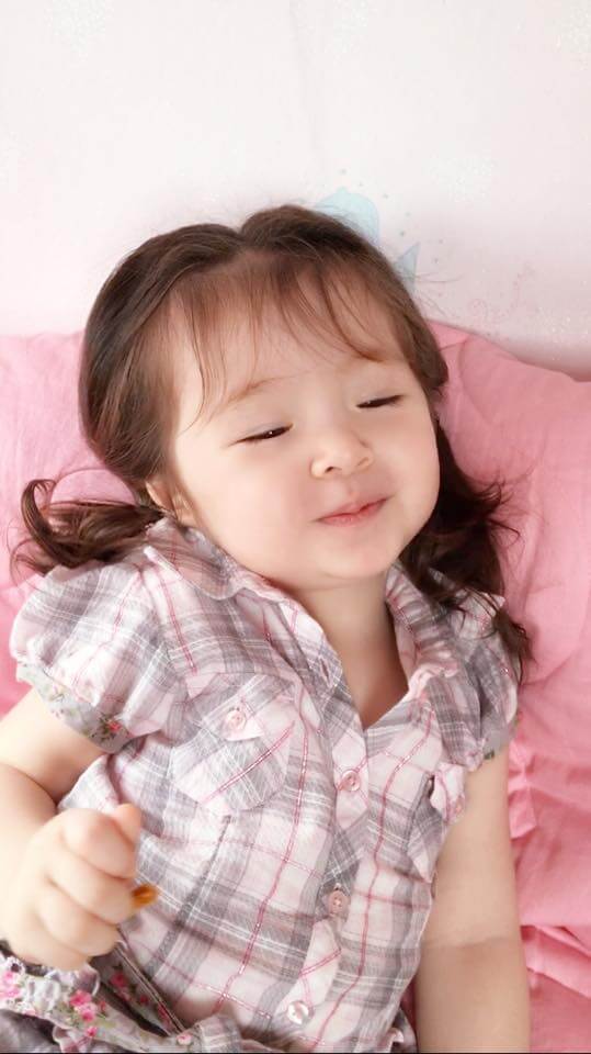 Con gái Elly Trần lại gây thương nhớ với mái tóc dài cột hai bên 52 Con gái Elly Trần lại gây thương nhớ với mái tóc dài cột hai bên 24