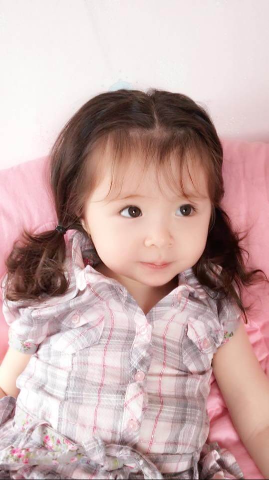 Con gái Elly Trần lại gây thương nhớ với mái tóc dài cột hai bên 53 Con gái Elly Trần lại gây thương nhớ với mái tóc dài cột hai bên 25