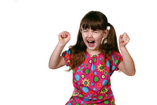 Con lên ba ương bướng, khó bảo, phải làm gì? 35 Khủng hoảng tuổi lên 3