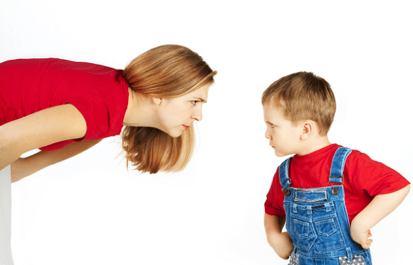 Con lên ba ương bướng, khó bảo, phải làm gì? 36 Khủng hoảng tuôi lên 3
