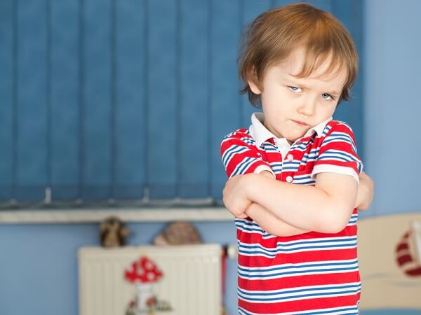 Con lên ba ương bướng, khó bảo, phải làm gì? 37 Khủng hoảng tuổi lên 3