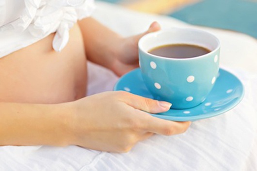 Con sinh ra dễ mắc bệnh máu trắng bởi khi mang bầu mẹ uống nhiều cà phê 5