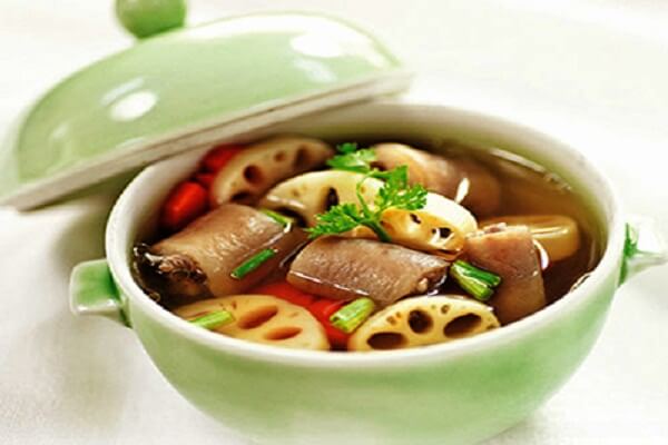 Giò heo hầm củ sen