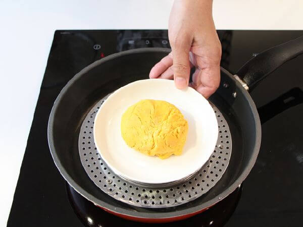 Cuối tuần đãi cả nhà món bánh Mochi bí đỏ thơm ngon 27