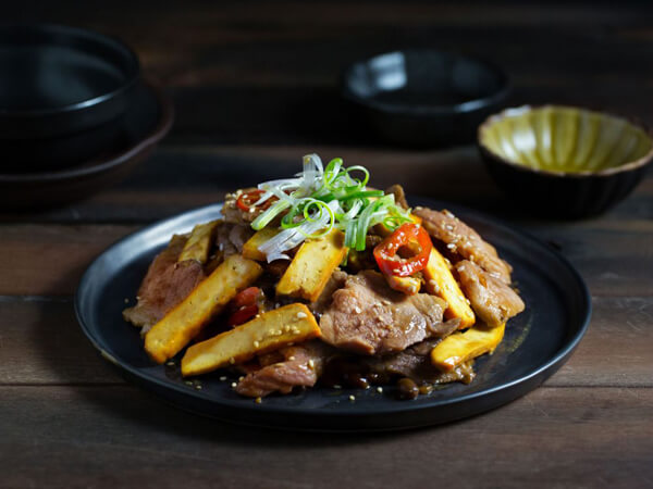 Cuối tuần đổi vị với món thịt heo xào đậu hũ sốt tương 55 thit-heo-xao-dau-hu-sot-tuong-dan-da-ma-ngon