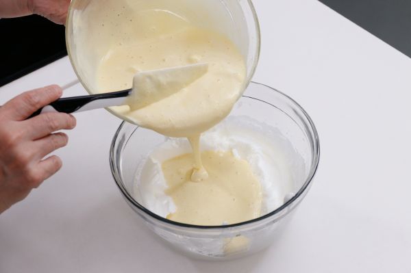Cuối tuần làm mẻ bánh bông lan nướng thơm phức chiêu đãi cả nhà 56 Cuối tuần làm mẻ bánh bông lan nướng thơm phức chiêu đãi cả nhà 28