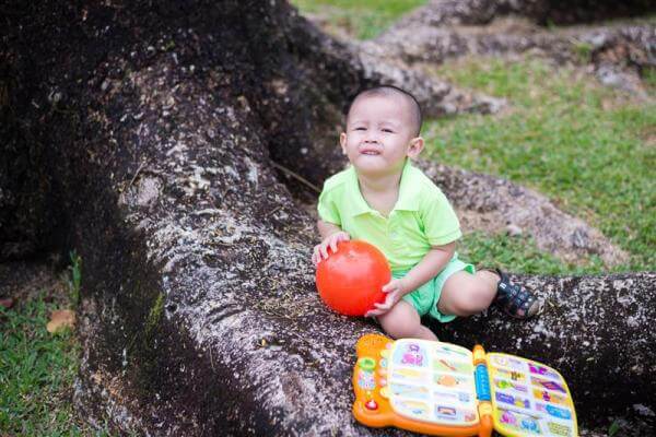 da-tim-duoc-chu-nhan-cua-giai-be-duoc-kiss-nhieu-nhat-thang-5