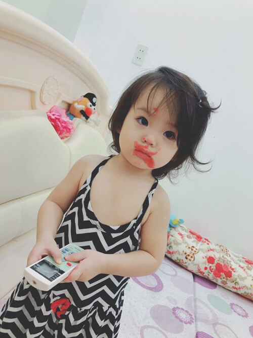 Dân mạng xuýt xoa vì cô bé giống hệt con gái Elly Trần 36 Dân mạng xuýt xoa vì cô bé giống hệt con gái Elly Trần 8