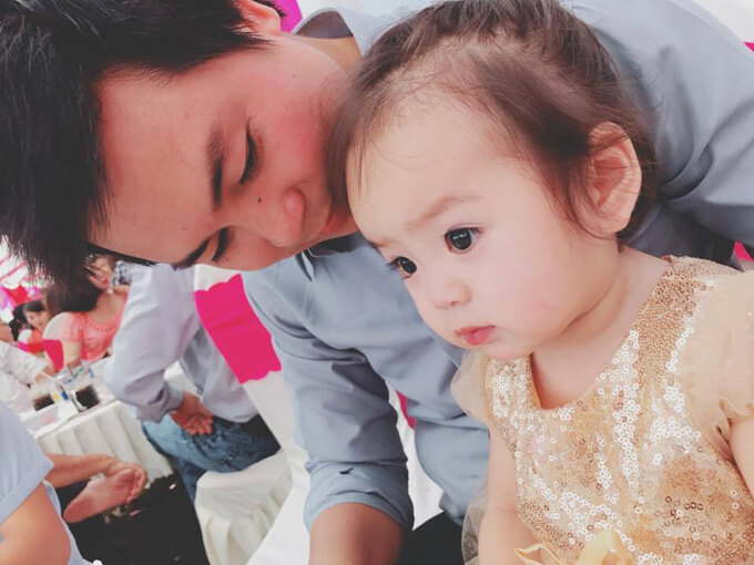 Dân mạng xuýt xoa vì cô bé giống hệt con gái Elly Trần 37 Dân mạng xuýt xoa vì cô bé giống hệt con gái Elly Trần 9