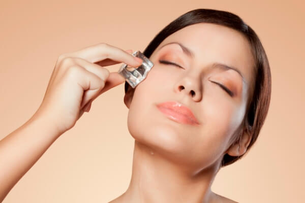 Đánh đuổi mụn trứng cá bằng... đá lạnh 34 Đánh đuổi mụn trứng cá bằng... đá lạnh 6