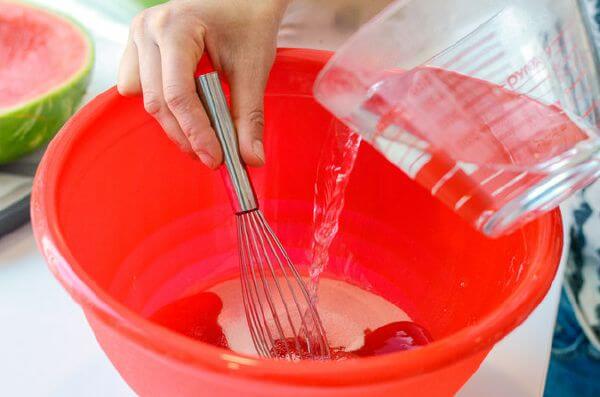Đầu tuần chiêu đãi cả nhà món thạch rau câu dưa hấu mát lạnh 40