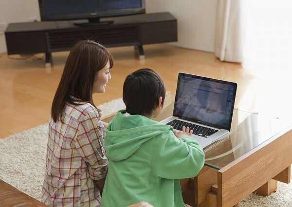 dạy con bản lĩnh trước lời khen chê 1