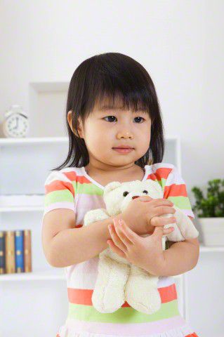 Dạy con biết giữ gìn đồ vật nhưng không biến bé thành ích kỷ 35 dạy con biết giữ gìn đồ đạc