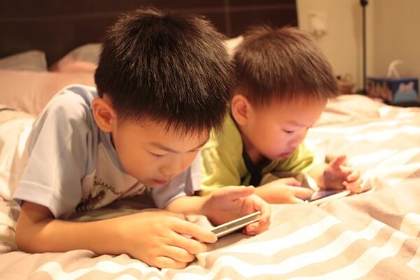 Để con được an toàn khi đi ra ngoài nhớ dạy bé 5 kỹ năng tự bảo vệ bản thân này 8
