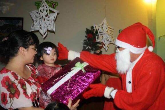Dịch vụ tặng quà Noel nở rộ khắp các thành phố lớn 34 Dịch vụ tặng quà Noel nở rộ khắp các thành phố lớn 6