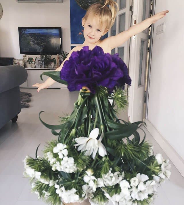 Độc đáo những bộ váy "vạn người mê" của cô bé 3 tuổi 59 Độc đáo những bộ váy "vạn người mê" của cô bé 3 tuổi 31
