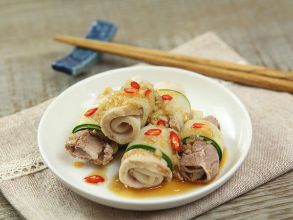 Dưa leo cuộn thịt heo luộc sốt tỏi thơm ngọt tự nhiên nhìn là muốn ăn 61 Dưa leo cuộn thịt heo luộc sốt tỏi thơm ngọt tự nhiên nhìn là muốn ăn 33