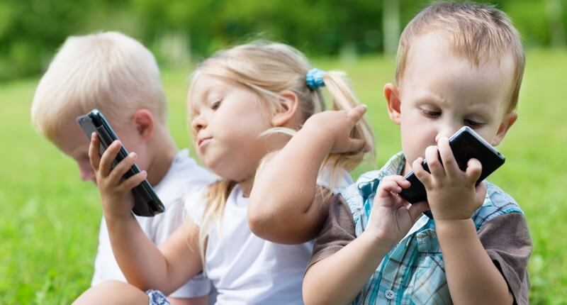 Đừng để thiết bị điện tử "cướp" mất đôi mắt bé yêu 37 Đừng để thiết bị điện tử "cướp" mất đôi mắt bé yêu 9
