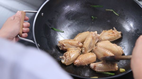 Gà hầm hạt dẻ thơm bùi ngon tuyệt 48 canh ga ham 5