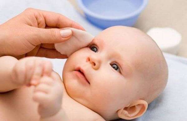 Giải đáp những thắc mắc về bệnh đau mắt đỏ ở trẻ em 37 giai-dap-nhung-thac-mac-ve-benh-dau-mat-do-o-tre-em