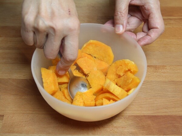 Giòn thơm bánh khoai lang nhân đậu đỏ cho bé yêu 47 Giòn thơm bánh khoai lang nhân đậu đỏ cho bé yêu 21