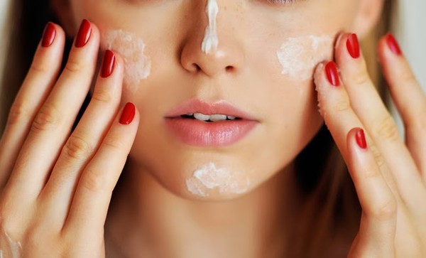 Giúp mẹ lấy lại vẻ mịn màng, tươi mát cho làn da trong ngày hè nóng bức 38 giup-me-lay-lai-ve-min-mang-tuoi-mat-cho-lan-da-trong-ngay-he-nong-buc