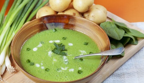 Gọi ý 4 món cháo ăn dặm mùa hè thanh mát cho bé 38 chao-ca-loc-bi-xanh