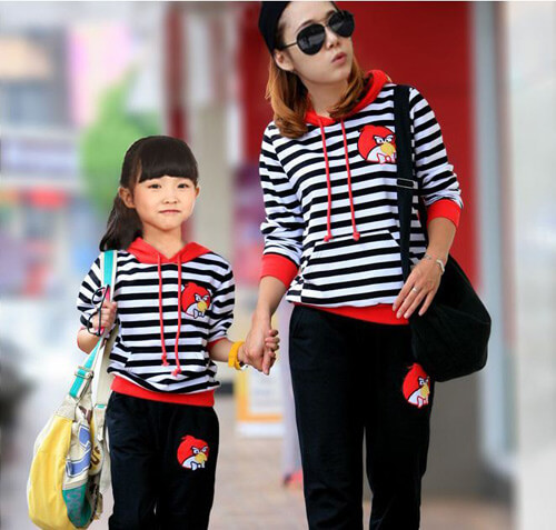 Gợi ý style xuống phố sành điệu cho mẹ và bé ngày hè 47 the-thao
