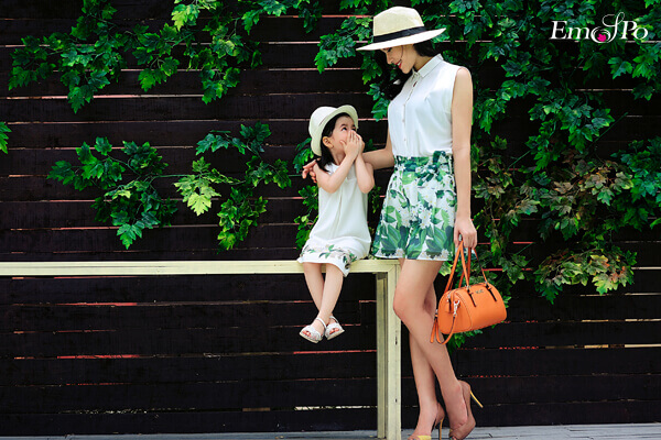 Gợi ý style xuống phố sành điệu cho mẹ và bé ngày hè 53 so-mi