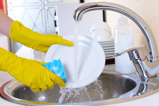 Hầu như ai cũng mắc phải sai lầm này khi dùng nước rửa chén 36 chen-dia