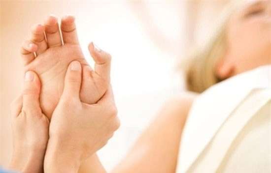 Hiểu biết về phù và sỏi thận trong giai đoạn thai kỳ 35 hieu-biet-ve-phu-va-soi-than-trong-giai-doan-thai-ky