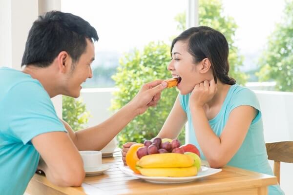 Hình như cái gì ở bờ vực của mất mát người ta mới tiếc, có phải không? 35 Vợ chồng