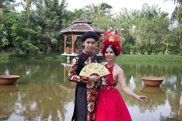 Hoàng Kim - Tấn Đạt: "Cặp đôi hoàn hảo" trong nhạc kịch Chuyện tình nàng Giáng Hương 39 Hoàng Kim - Tấn Đạt: "Cặp đôi hoàn hảo" trong nhạc kịch Chuyện tình nàng Giáng Hương 11
