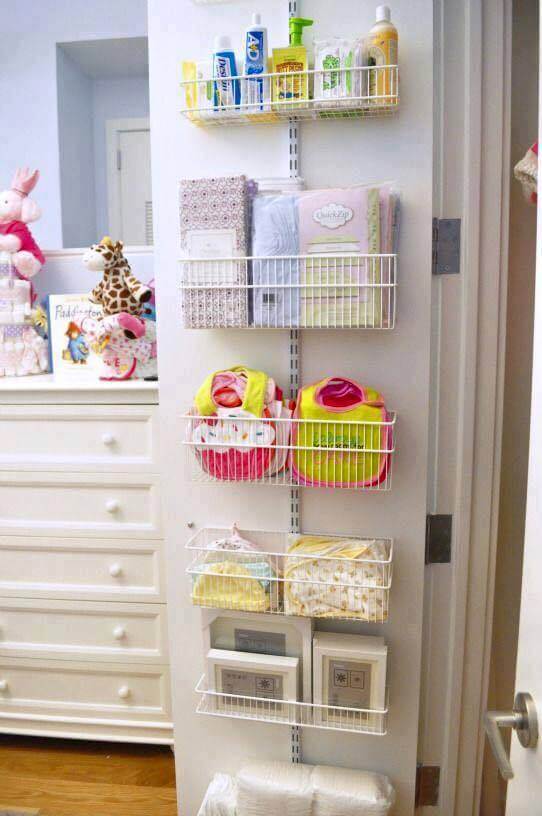 Học mẹ Tây cách sắp xếp tủ quần áo của bé sơ sinh 30