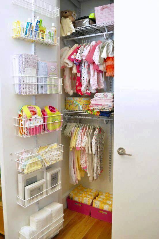 Học mẹ Tây cách sắp xếp tủ quần áo của bé sơ sinh 32