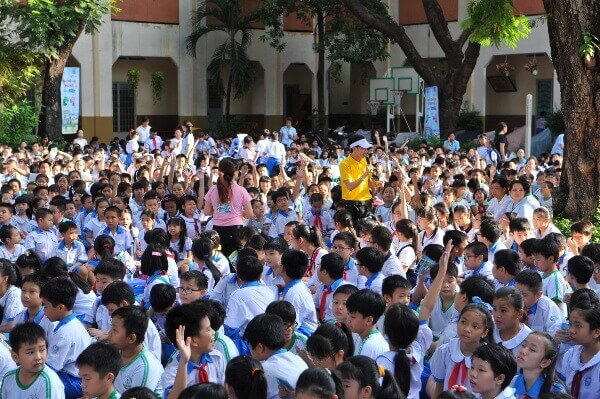 hon-2000-hoc-sinh-truong-tieu-hoc-nguyen-thai-son-vui-cung-tini