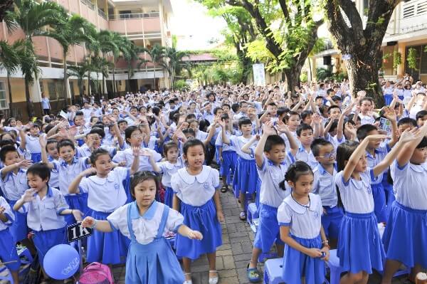 hon-2000-hoc-sinh-truong-tieu-hoc-nguyen-thai-son-vui-cung-tini