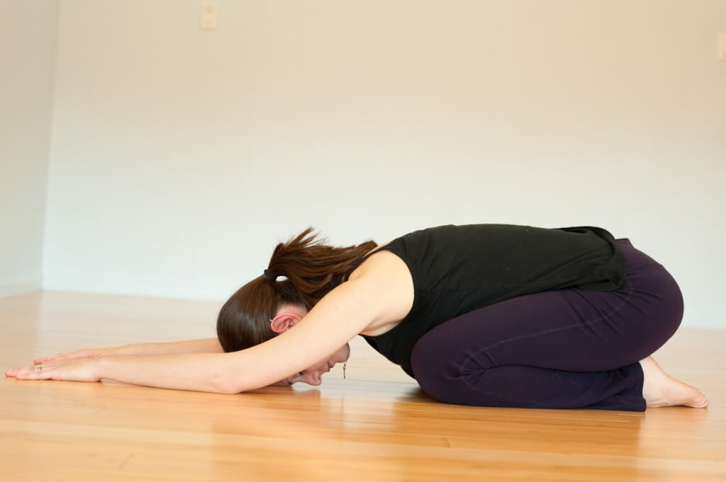 Hướng dẫn 10 tư thế yoga giúp tăng khả năng thụ thai 120 tu-the-dua-tre