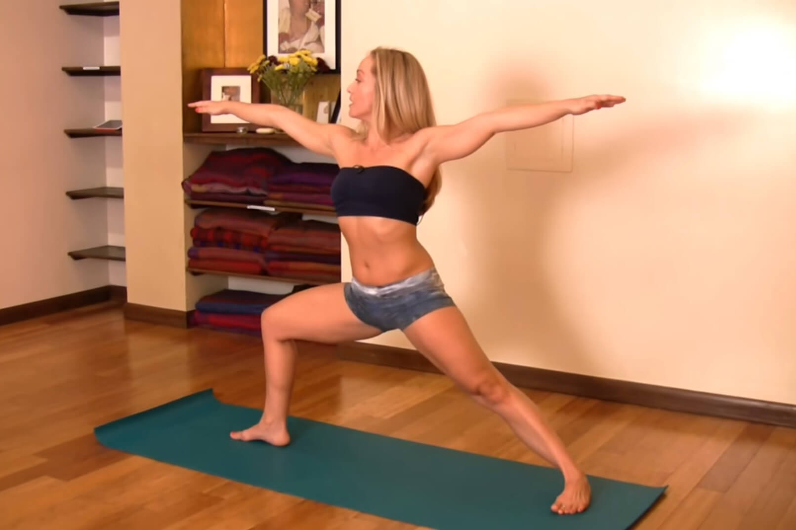 Hướng dẫn 10 tư thế yoga giúp tăng khả năng thụ thai 92 dang-2-tay
