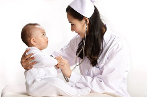 Hướng dẫn chăm sóc và điều trị khi con bị mụn nhọt 34 huong-dan-cham-soc-va-dieu-tri-khi-con-bi-mun-nhot