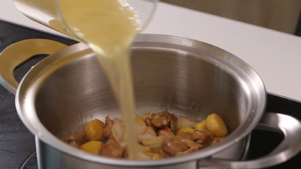 Hướng dẫn mẹ làm món hạt dẻ hấp bí đỏ bổ dưỡng cho não 58 Hướng dẫn mẹ làm món hạt dẻ hấp bí đỏ bổ dưỡng cho não 30