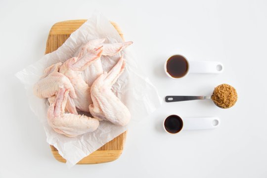Hướng dẫn mẹ món cánh gà nướng bằng 3 nguyên liệu và 5 cách pha nước chấm ngon ơi là ngon 22