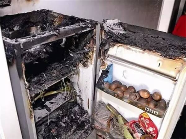 Hy hữu chuyện tủ lạnh phát nổ trong nhà 34 Hy hữu chuyện tủ lạnh phát nổ trong nhà 6