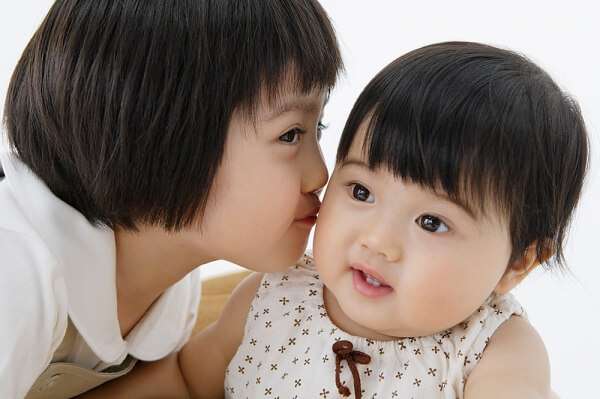 Khi con len chuc